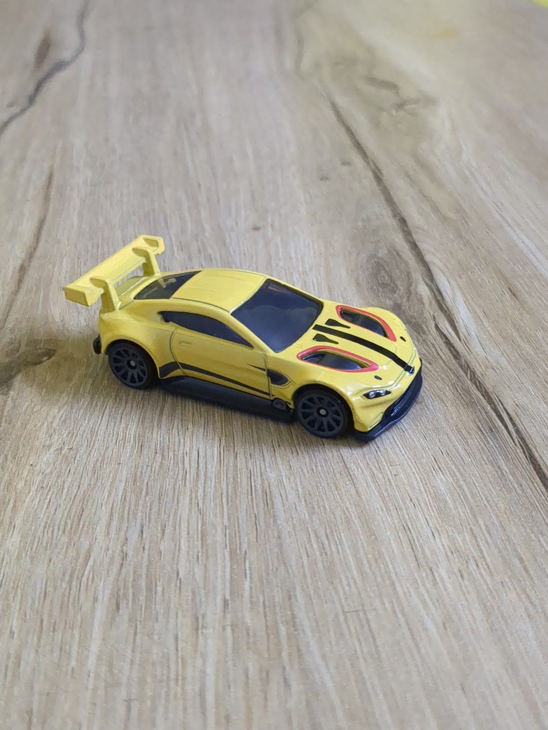 Aston Martin Vantage GTE (Part of 5 Pack)